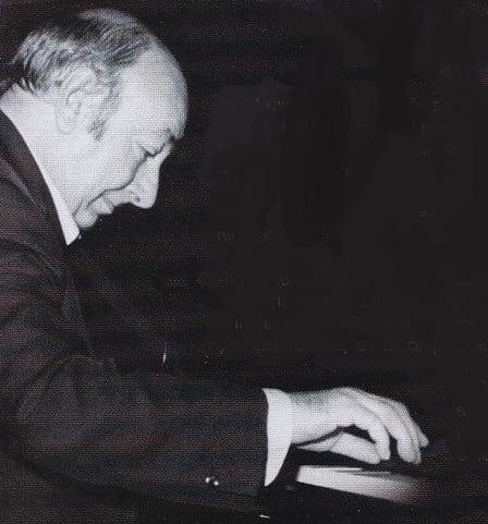 Μανώλης Μικέλης